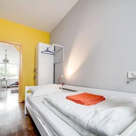 Park Plus Hostel *