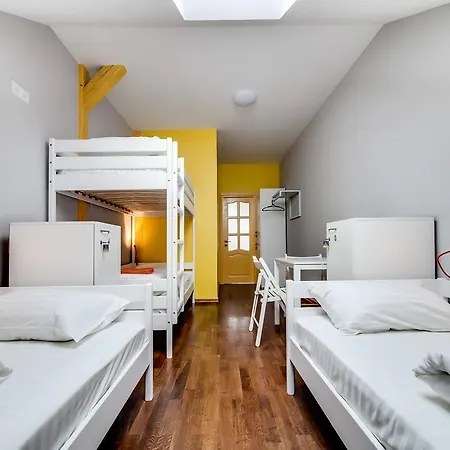 Open Home Hostel Hostel Λβιβ